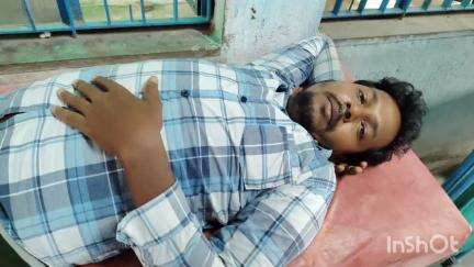 বর্ধমান ২: গাছ কাটার সময় গাছের ডাল বাইকের ওপর পড়ে গুরুতর আহত হল বাইক আরোহী