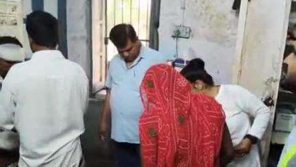 पिंडवाड़ा: सरगामाता के पास सड़क हादसे में बाइक पर सवार दंपति हुए घायल, मौके पर एलएंनटी की एंबुलेंस पहुंची
