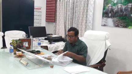 কুমারগ্রাম: কামাখ্যাগুড়ির শহিদ ক্ষুদিরাম কলেজের অধ্যক্ষ পদে পুনরায় যোগ দিলেন ডঃ শ্যামলচন্দ্র সরকার