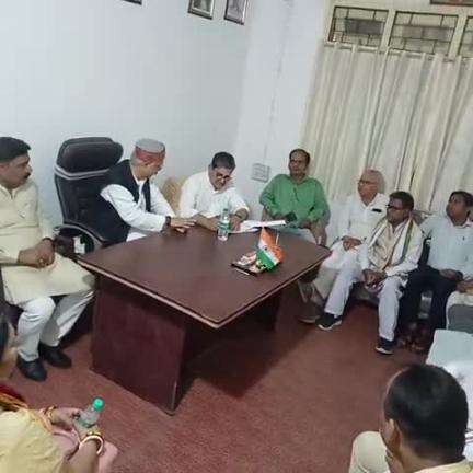 आज बिहार के मुजफ्फरपुर में किशनगंज के सांसद सह कांग्रेस केन्द्रीय चुनाव समिति के सदस्य डॉ जावेद साहब का हुआ भव्य स्वागत 
 #biharelection2025 #PriyankaGandhi #BiharPolitics #Congress #Bihar #INDIAAlliance Indian National Congress - BIHAR Rah