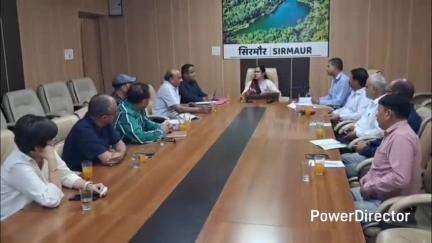 नाहन: उपायुक्त की अध्यक्षता में नशा मुक्त भारत अभियान की बैठक हुई