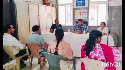 पीथमपुर: पीथमपुर के सामुदायिक स्वास्थ्य केंद्र का औचक निरीक्षण, SDM राहुल गुप्ता ने डॉक्टरों की बैठक ली और निर्देश दिए