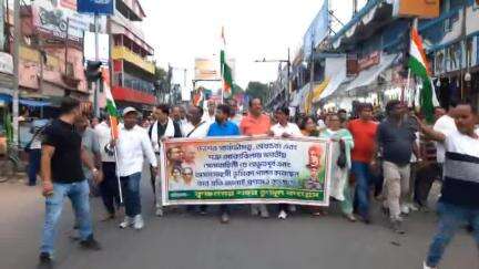 কৃষ্ণনগর ১: শত্রু মোকাবেলায় ভারতীয় সেনাবাহিনীর অভূতপূর্ব এবং অসমসাহসী ভূমিকা পালন করেছে তার প্রতি কৃতজ্ঞতা জানিয়ে তৃণমূলের মিছিল
