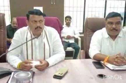 માંગરોળ: તાલુકા પંચાયત ખાતે ધારાસભ્ય ગણપતસિંહ વસાવા ની ઉપસ્થિતિમાં DGVCLમાટે એજન્સી દ્વારા ITI વાયરમેન ભરતી કાર્યક્રમ યોજાયો