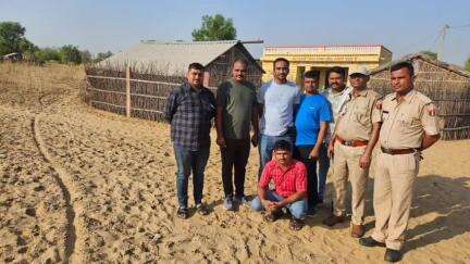 ગાંધીધામ: LCB પોલીસે પ્રોહીબીશનનાં ગુના કામેના છેલ્લા ત્રણ વર્ષથી નાસતા ફરતા આરોપીને રાજસ્થાન રાજય ખાતેથી ઝડપ્યો