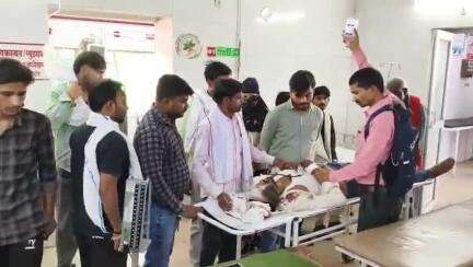 चरखारी: चरखारी के मुख्य बाजार में अन्य बाइक की टक्कर से बाइक सवार पंचायत सहायक की हुई मौत, परिवार में मचा कोहराम