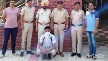 ज्वालामुखी: ज्वालामुखी के तहत अधे दी हट्टी में यातायात चेकिंग के दौरान पुलिस ने मंडी के युवक से 302 ग्राम चरस बरामद की