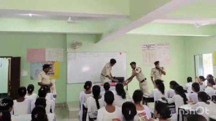 बखरी: बखरी के एएनएम नर्सिंग कॉलेज रामपुर में अग्नि सुरक्षा मॉकड्रिल, आग बुझाने की तकनीक बताई गई