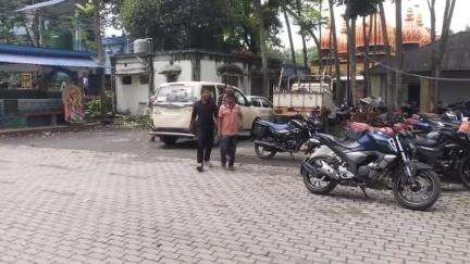 দিনহাটা ১: ভেটাগুড়ী এলাকায় আগ্নেয়াস্ত্র সহ গ্রেফতার ১ ব্যক্তির ৫ দিনের পুলিশি হেফাজত জানালেন সরকার পক্ষের আইনজীবি শুভব্রত বর্মন