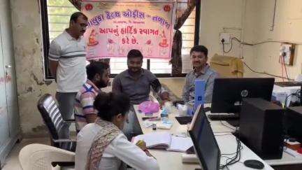 તળાજા: તળાજા પ્રાંત કચેરી તેમજ મામલતદાર કચેરી ખાતે હાઇપર ટેન્શન ડે ની ઉજવણી કરવામાં આવી