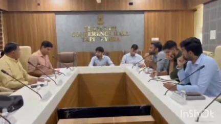 વ્યારા: તાપી જિલ્લા સેવાસદનના હોલમાં કલેકટર ની હાજરીમાં સંકલન સમિતિની બેઠક યોજાઈ.