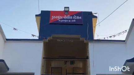 કુકરમુંડા: કુકરમુંડા તાલુકાના પીશાવર ગામની સીમમાં અજાણ્યા વાહન ચાલકે બાઈક ચાલકને ટક્કર મારતા એક નું મોત.