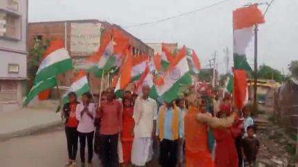 पुपरी: ऑपरेशन सिन्दूर की सफलता पर पुपरी में निकाली गई भव्य विजय तिरंगा यात्रा