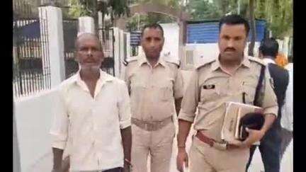 पकड़ी दयाल: पुलिस ने चोरमा बंगला टोला से हत्याकांड के एक आरोपी को गिरफ्तार कर जेल भेजा, थाना अध्यक्ष ने दी जानकारी