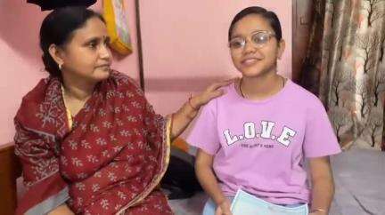 শালবনি: অভাবকে জয় করে উচ্চমাধ্যমিকে শালবনির ভাদুতলার তৃষার সাফল্য, লক্ষ্য ডাক্তার হওয়া