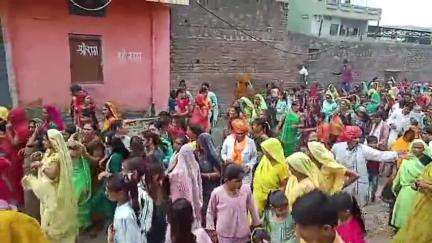 शाजापुर: मोहना में 108 औषधीय और फलों के रस से अभिषेक, भ्रमण के साथ