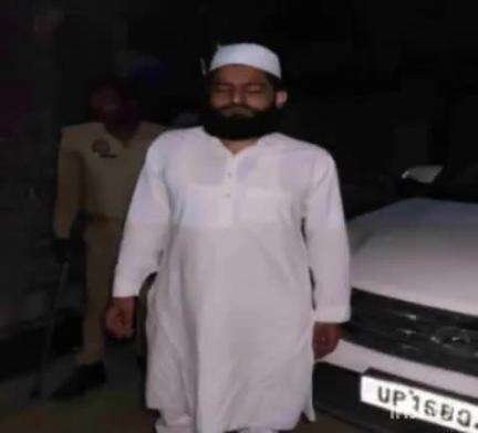 बेहट: खनिज पदार्थ की गाड़ियों और अधिकारियों की रैकी करने वाले अभियुक्त को खान निरीक्षक ने रायपुर ढाबा रोड से पकड़ा