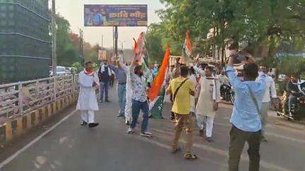 छतरपुर नगर: पुतला जलाने को लेकर छत्रसाल चौक पर कांग्रेस और पुलिस में झड़प