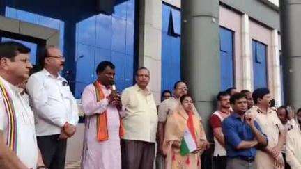 सूरजपुर: जिले के सभी ग्राम पंचायतों में निकाली गई तिरंगा यात्रा, विधायक ने सभी नागरिकों को किया धन्यवाद ज्ञापित