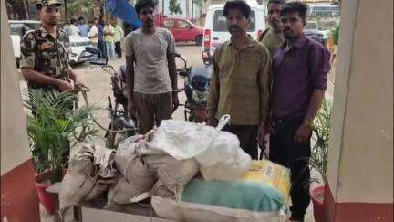कुटुंबा: अंबा थाना की पुलिस ने जगई फौल के समीप से शराब लदी दो बाइक की जब्ती की, तीन धंधेबाज गिरफ्तार, 170 लीटर शराब बरामद
