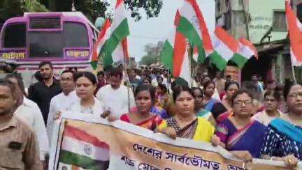 গড়বেতা ১: অপারেশন সিন্দুর কে সামনে রেখে তৃণমূল কংগ্রেসের মিছিল গড়বেতা এলাকায়