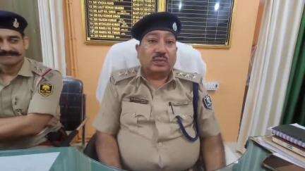 बेगूसराय: अवैध संबंध में पुजारी की गोली मारकर हत्या, 3 अपराधी गिरफ्तार, DSP ने की प्रेसवार्ता