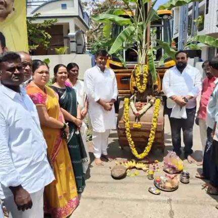 ಚಳ್ಳಕೆರೆ: ನಗರದಲ್ಲಿ  ಘನತ್ಯಾಜ್ಯ ವಸ್ತು ವಿಲೇವಾರಿ ಘಟಕ ನಿರ್ಮಾಣಕ್ಕೆ ಶಾಸಕ ಕೆ.ಸಿ.ವೀರೇಂದ್ರ ಪಪ್ಪಿ ಭೂಮಿ ಪೂಜೆ