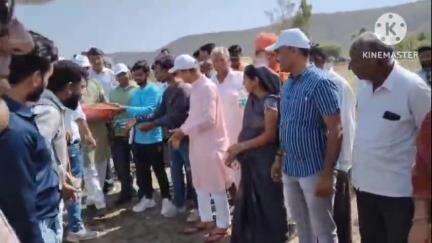 जावद: विधायक ओमप्रकाश सखलेचा ने जल गंगा संवर्धन अभियान के तहत केनपुरिया तालाब में श्रमदान किया