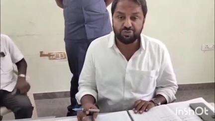 మదనపల్లి మండలంలోని బసినికొండ 1సచివాలయం వీఆర్వో మహేష్ నాయక్ ను సస్పెండ్ చేయండి : ఎమ్మెల్యే షాజహాన్