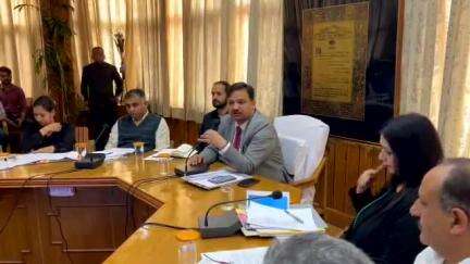 शिमला शहरी: मानसून की तैयारियों में जुटा जिला प्रशासन, उपायुक्त अनुपम कश्यप ने बचत भवन में बैठक कर दिए जरूरी दिशा निर्देश