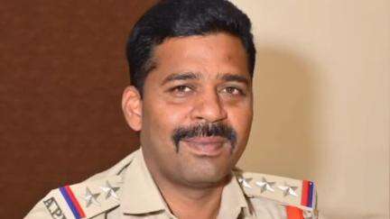 రాయచోటిలో హెల్మెట్ లేకుండా వాహనం నడిపితే వాహనం సీజ్ :సీఐ బి.వి. చలపతి