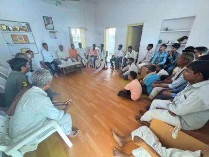 कोटड़ा: जनजाति मंत्री बाबूलाल खराड़ी ने तिरंगा यात्रा को लेकर कार्यकर्ताओं की बैठक ली
