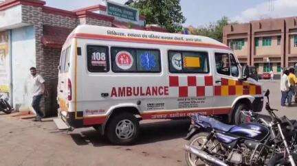 महोबा: महोबा के दमौरा गांव की एक विवाहिता ने अज्ञात कारणों से खाया जहरीला पदार्थ, जिला अस्पताल में कराया गया भर्ती