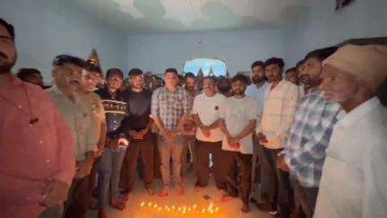 ગોંડલના ભરૂડી ગામે રીબડાના અમિત ખૂંટ ને શ્રદ્ધાંજલી અર્પણ કરાઈ આત્મહત્યા ના બનાવમાં સમગ્ર ગામ પરિવાર સાથે