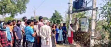चतरा: कोलाडीह में 63 केवी का नया ट्रांसफार्मर का उद्घाटन, पूजा-अर्चना के बाद फीता काटा गया