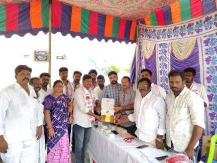 శింగనమల: సింగనమల నియోజకవర్గ కేంద్రంలో జనసేన నాయకులకు సభ్యత్వ కార్డులను పంపిణీ చేసిన ఇంచార్జ్ సాకే మురళి