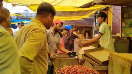 हज़ारीबाग: हजारीबाग डेली मार्केट की मुख्य सड़क अतिक्रमण मुक्त, नगर निगम ने चलाया अभियान