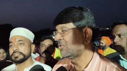 दमोह: आतंकवाद विरोधी ऑपरेशन 'सिन्दूर' की सफलता पर निकाली गई तिरंगा यात्रा, मंत्री लखन पटेल ने दी जानकारी