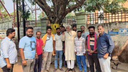 ଅନୁଗୋଳ: ଅନୁଗୋଳ ସହରରେ ଥିବା କ୍ଷୁଦ୍ର ଗାଡି ମାଲିକ ସଙ୍ଘର କର୍ମକର୍ତ୍ତାଙ୍କ ସହ ଆଲୋଚନା କଲେ ଢ଼େଙ୍କାନାଳ ସାଂସଦ ରୁଦ୍ର ନାରାୟଣ ପାଣି