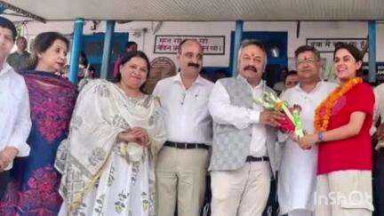 पालमपुर: राजकीय कन्या वरिष्ठ माध्यमिक विद्यालय पालमपुर की छात्रा अनायता शर्मा ने आर्ट्स स्ट्रीम में प्रदेश में चौथा स्थान प्राप्त किया