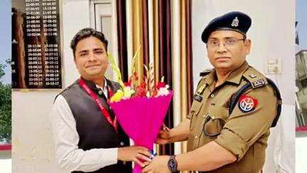 चांदपुर: पूर्व एसपी ग्रामीण रमन बिजनौर को मिली नई जिम्मेदारी, गुलफाम राजा ने दी बधाई