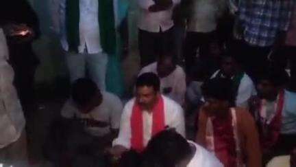 కళ్యాణదుర్గం: అటెండర్ ను చెప్పుతో కొట్టిన ఎక్సైజ్ సీఐను  సస్పెండ్ చేయాలని కళ్యాణదుర్గం ఎక్సైజ్ పోలీస్ స్టేషన్లో దళిత సంఘాలు ధర్నా