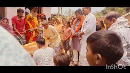 तुलसीपुर: बनकटवा में पुल के नीचे व्यक्ति का शव मिलने पर विधायक कैलाश नाथ शुक्ला ने परिजनों को दी सांत्वना