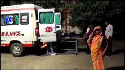 इटावा: फ्रेंड्स कालोनी इलाके में साइकिल से घर जा रहे टीचर को बाइक सवार ने टक्कर मारकर घायल किया, इलाज जारी है