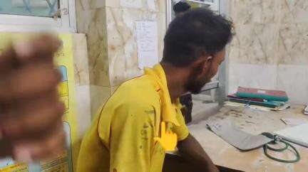 ক্যানিং ১: দা নিয়ে এলাকায় দাপাদাপি ও মানুষজনকে ভয় দেখানোর অভিযোগে বাহিরবেনা এলাকা থেকে এক যুবককে আটক করল ক্যানিং থানার পুলিশ