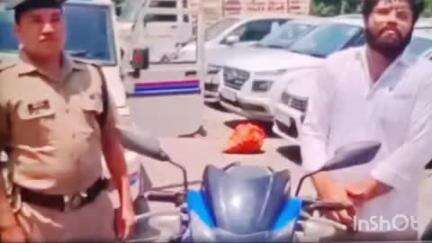 रुद्रप्रयाग: ऊखीमठ पुलिस ने त्वरित कार्रवाई करते हुए चोरी हुआ दोपहिया वाहन बरामद कर वाहन स्वामी को सुपुर्द किया