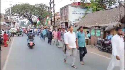 পিংলা: পিংলার মালিগ্রামে সেনা কর্মীদের সম্মান জানিয়ে মিছিল করলো তৃণমূল, উপস্থিত জেলা ও ব্লক নেতৃত্বরা