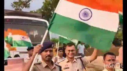 प्रतापपुर: ऑपरेशन सिंदूर के सफलता के बाद प्रतापपुर नगर में निकाल गई तिरंगा यात्रा,शामिल हुए सांसद चिंतामणि महाराज #operationsindoor