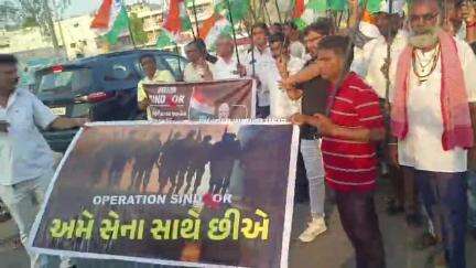 કડી: કડી શહેર તેમજ નંદાસણ માં ભારતીય સૈન્ય અને ઓપરેશન સિંદૂર ને બિરદાવવા ભવ્ય તિરંગા યાત્રા કાઢવામાં આવી