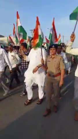 ગઢડા: તાલુકાના ઢસા ગામ ખાતે ભવ્ય તિરંગા યાત્રા યોજાઈ - ભારત માતાકી જયના બુલંદ અવાજો ગુંજયા